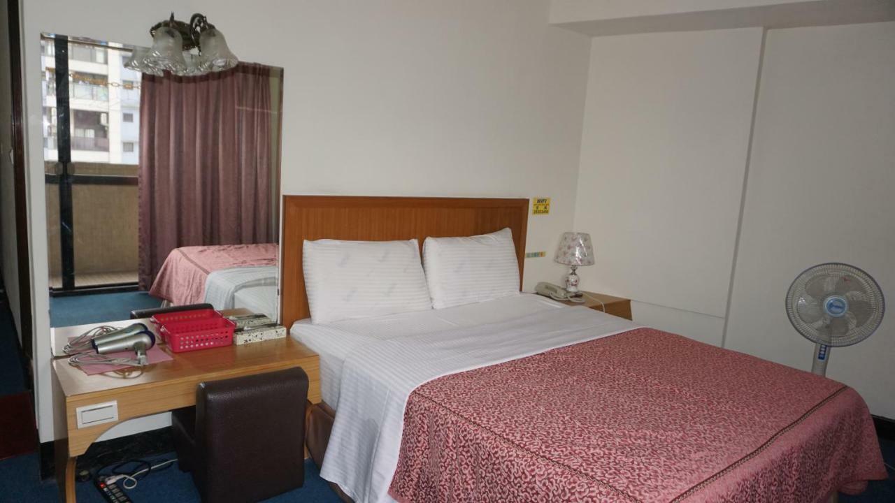 เฉียนหัว บิสซิเนส โฮเต็ล Hotel ไทเป ภายนอก รูปภาพ